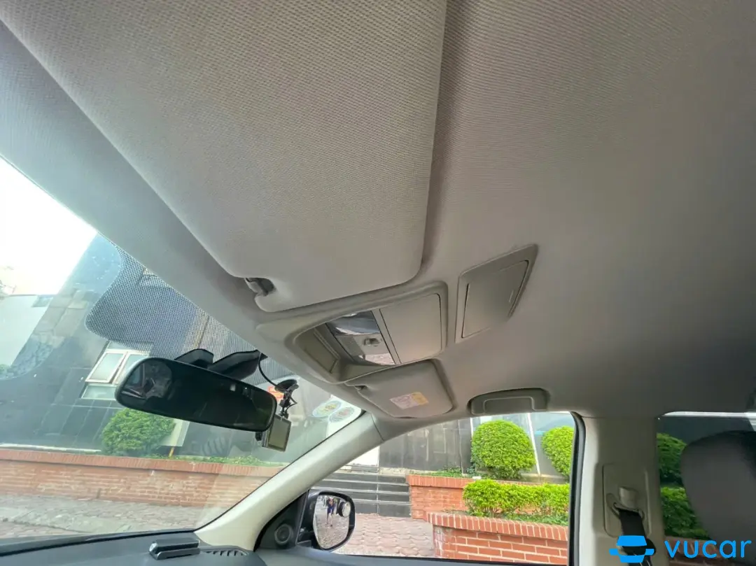 Mitsubishi Outlander 2.0 CVT 2020 - Nội thất 1