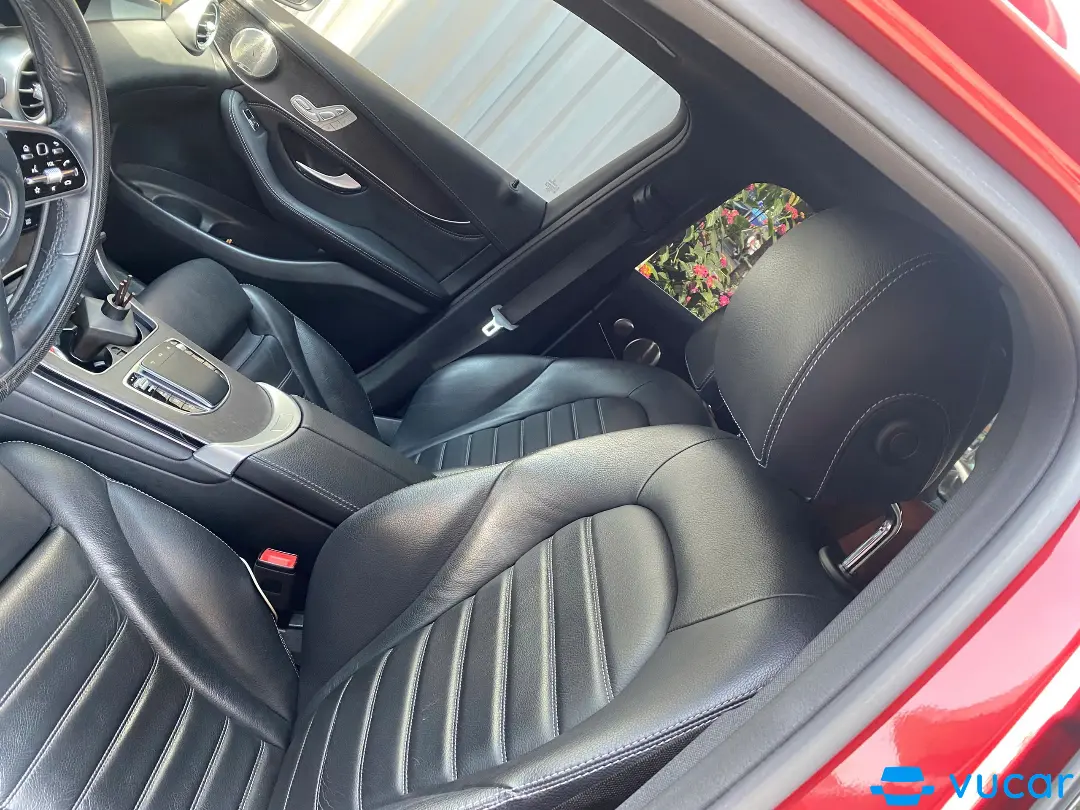 Mercedes-Benz GLC 300 4Matic 2021 - Nội thất 3