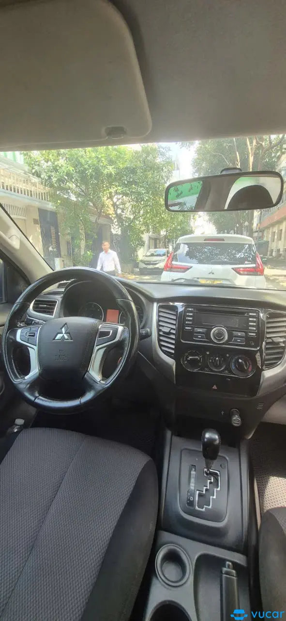 mitsubishi triton AT 1 cầu 2017  - Nội thất 3