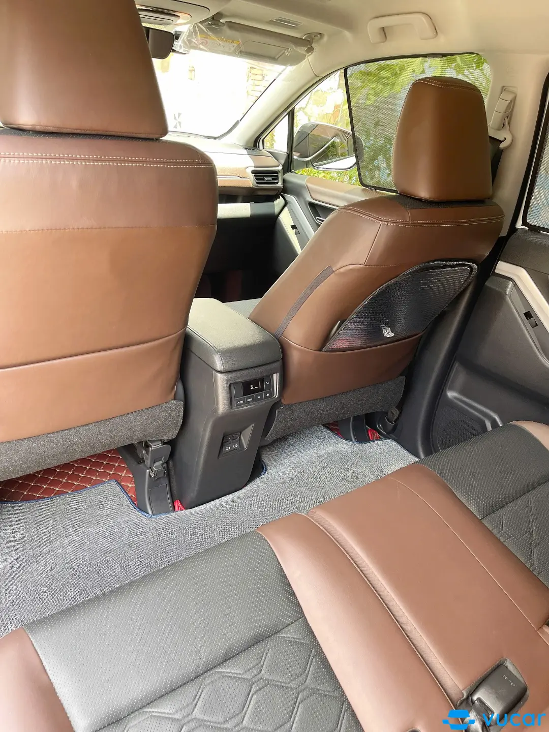Toyota Innova Cross 2.0V CVT 2025 - Nội thất 1