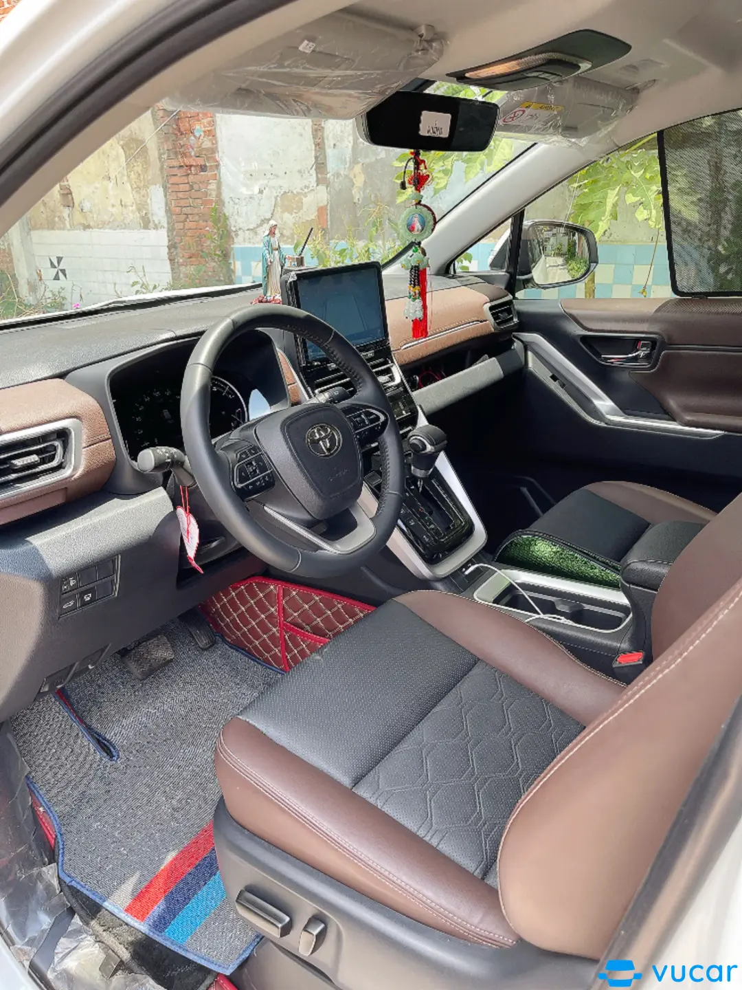 Toyota Innova Cross 2.0V CVT 2025 - Nội thất 2