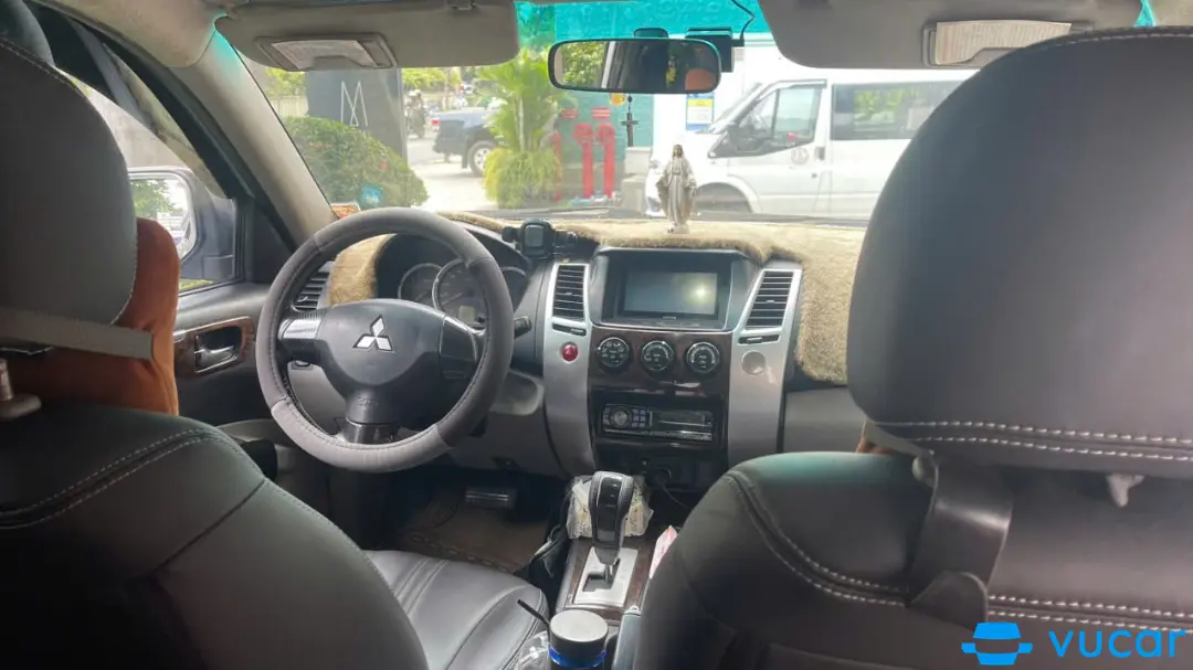 Mitsubishi pajero sport 2011 AT - Nội thất 2