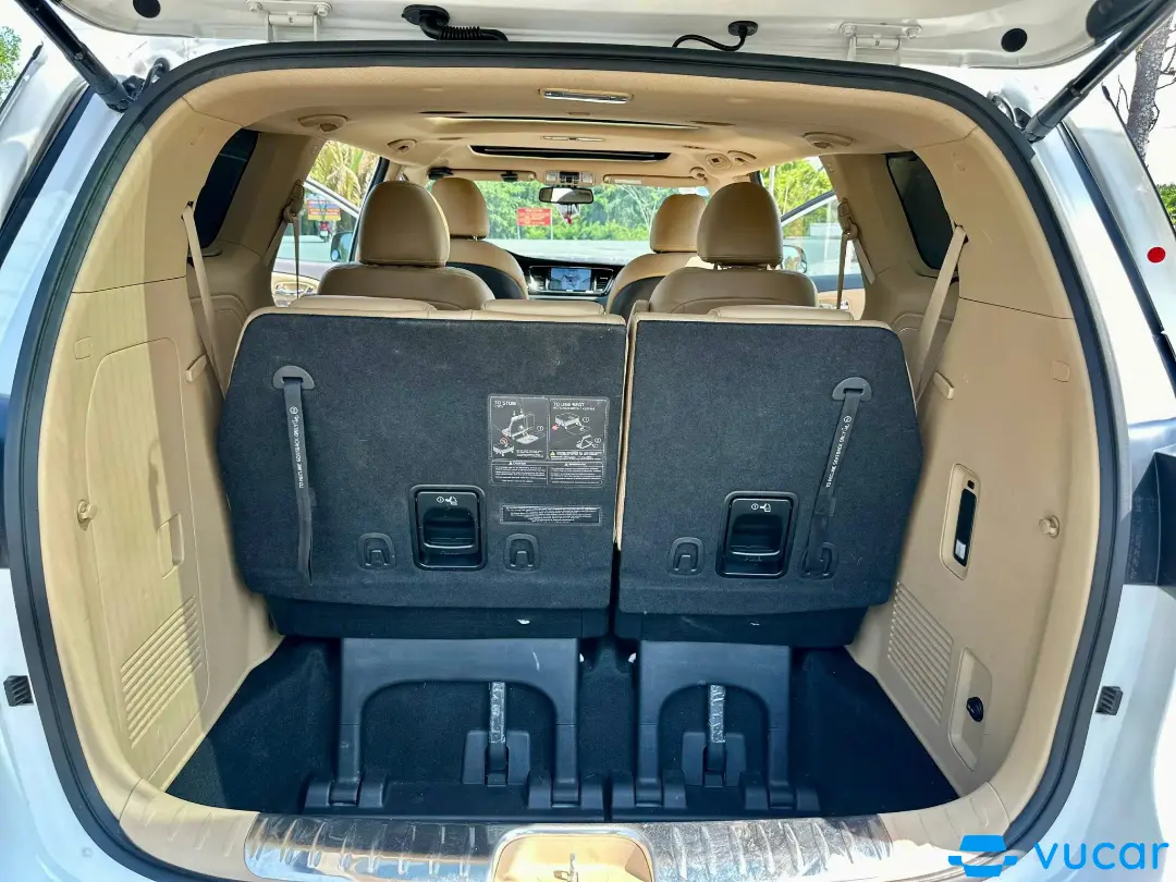 Kia Sedona 2.2L DATH 2018 - Khoang động cơ 1