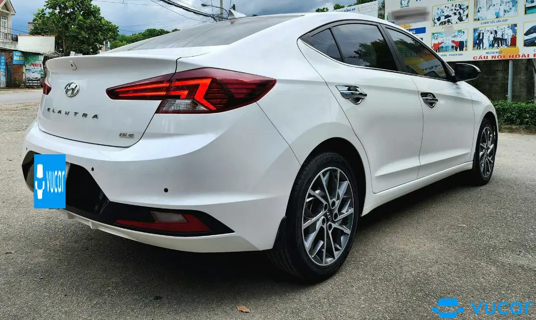Hyundai Elantra 2.0 AT 2020 - Ngoại thất 4