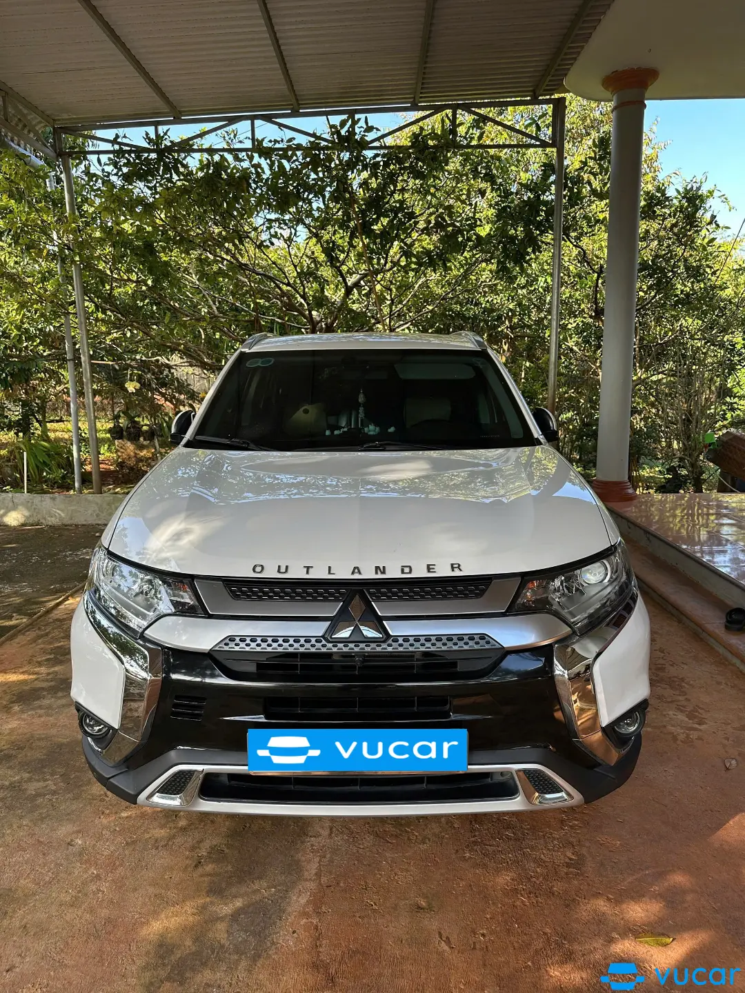 Mitsubishi Outlander bản thường 2021