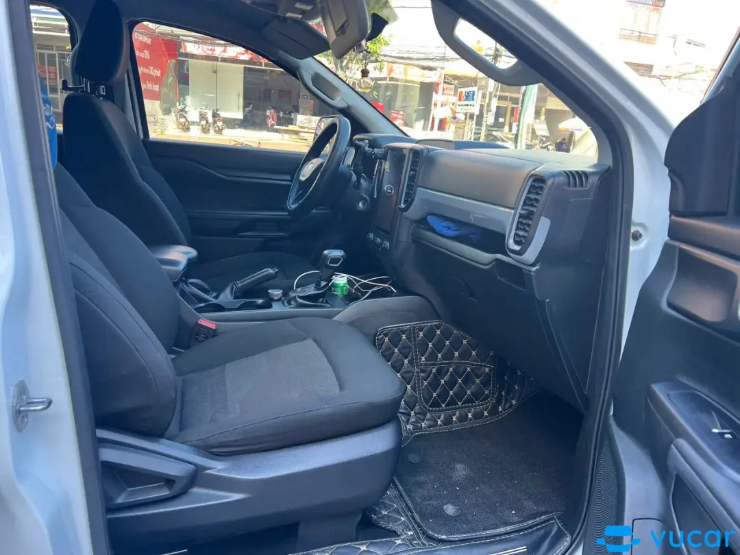 Ford Ranger XLS 2.2L 4x2 AT 2022 - Nội thất 4