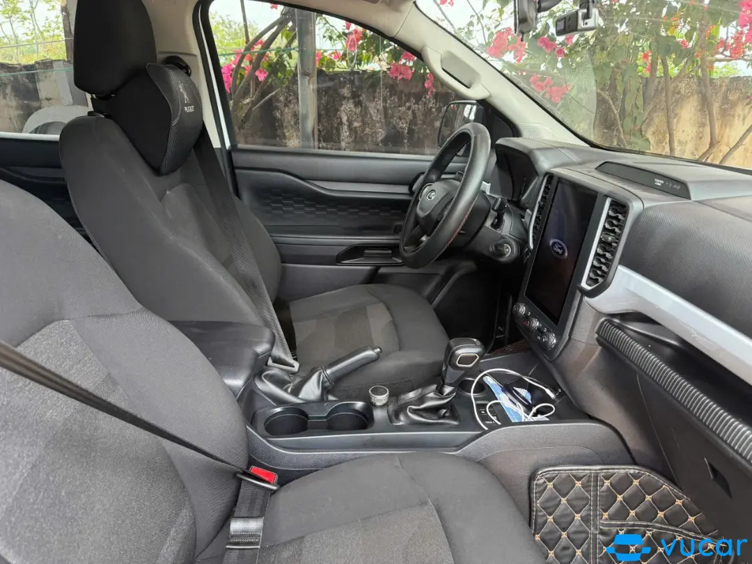 Ford Ranger XLS 2.2L 4x2 AT 2022 - Nội thất 3
