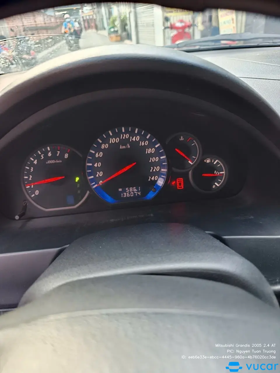 Mitsubishi Grandis 2005 2.4 AT - Nội thất 1