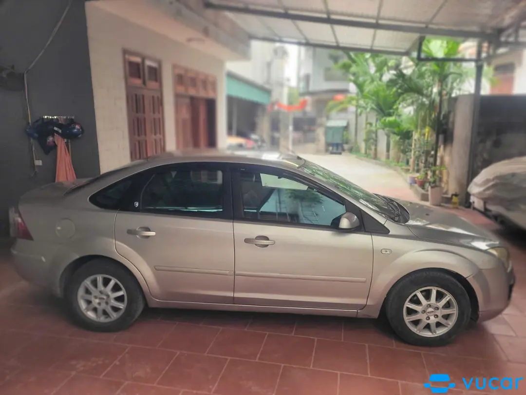 Ford Focus 2.0 MT 2005 - Ngoại thất 5