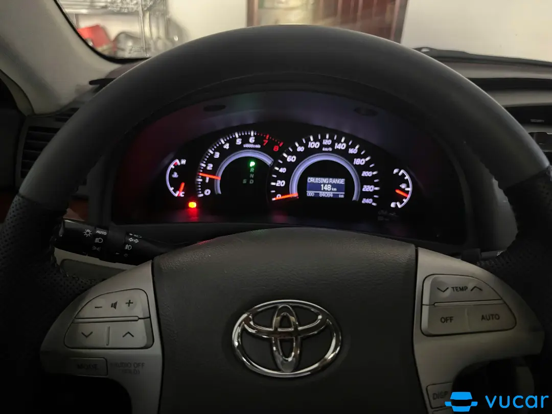 Toyota Camry 2.4 G 2010  - Nội thất 2