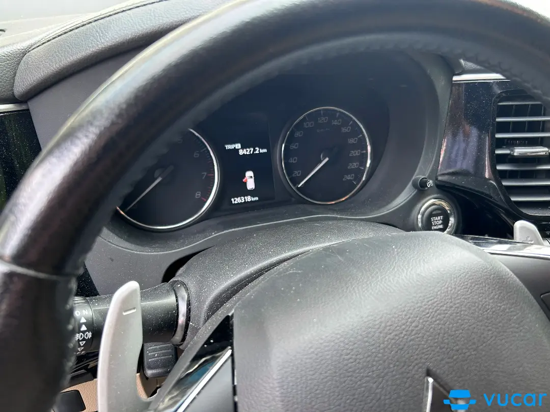 Mitsubishi Outlander 2.0 CVT 2016 - Nội thất 1