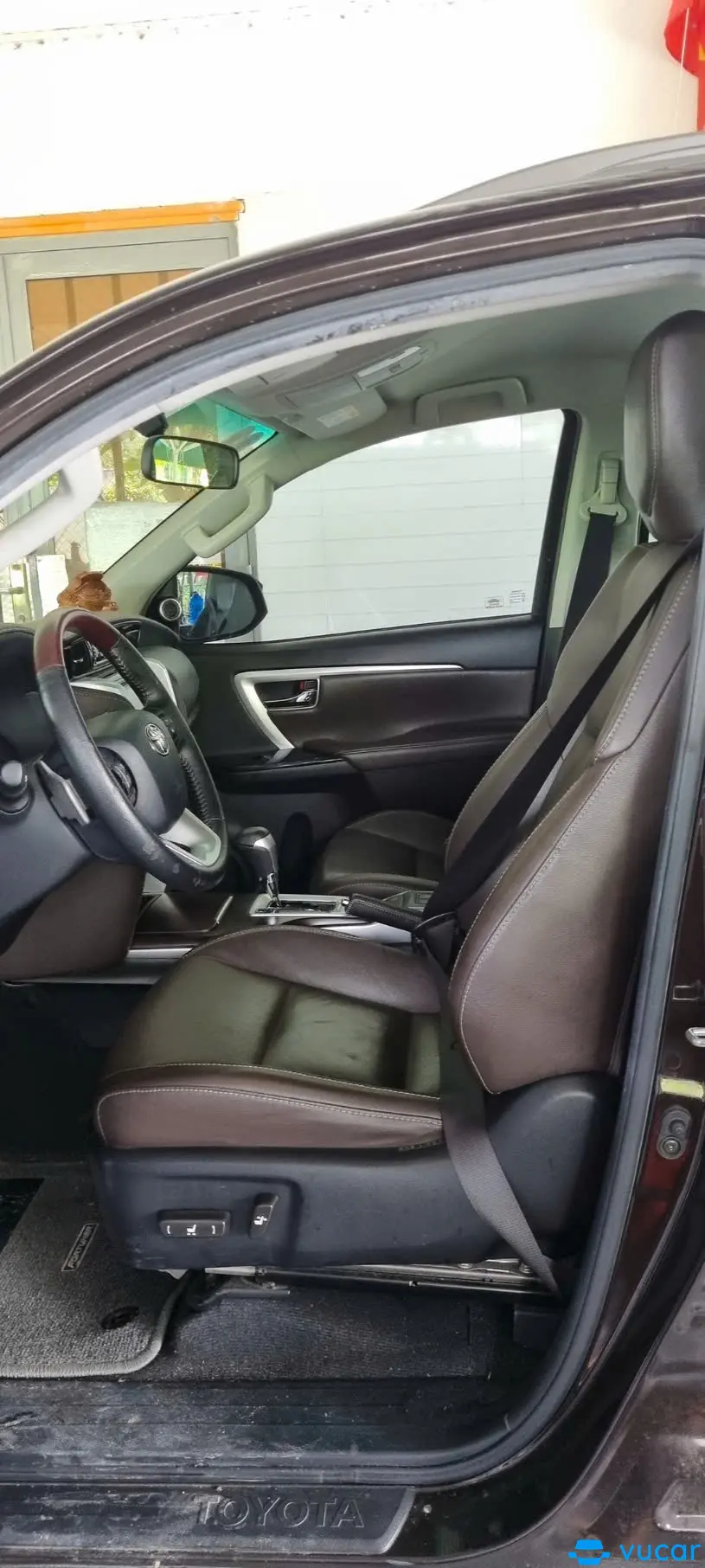 Toyota Fortuner 2.7V 4x2 AT 2019 - Nội thất 3
