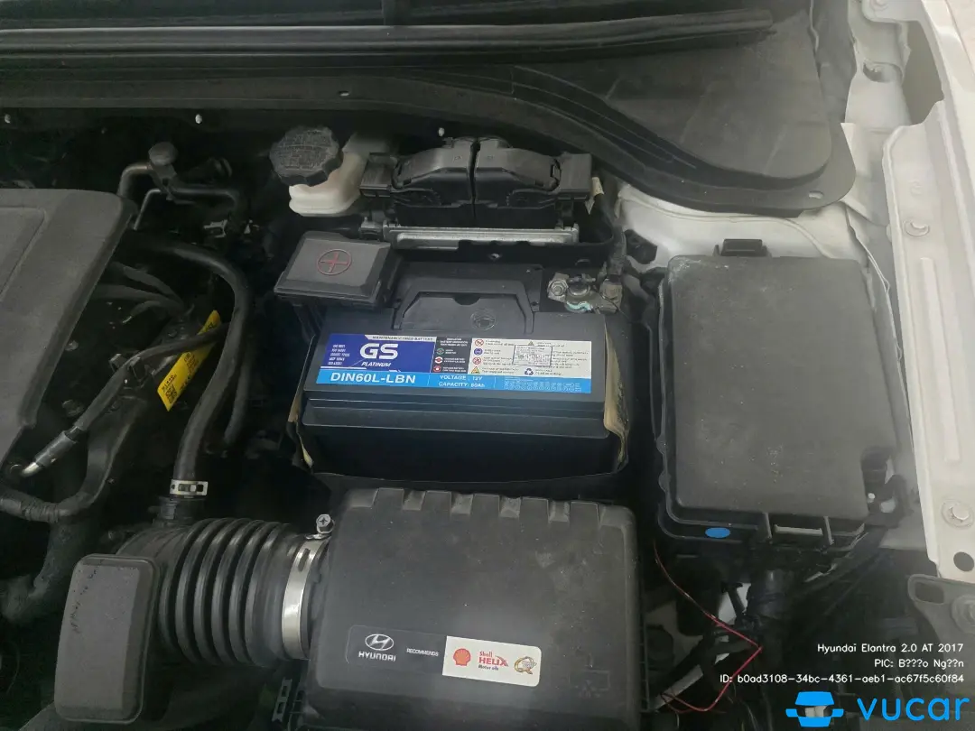 Hyundai Elantra 2.0 AT 2017 - Khoang động cơ 6