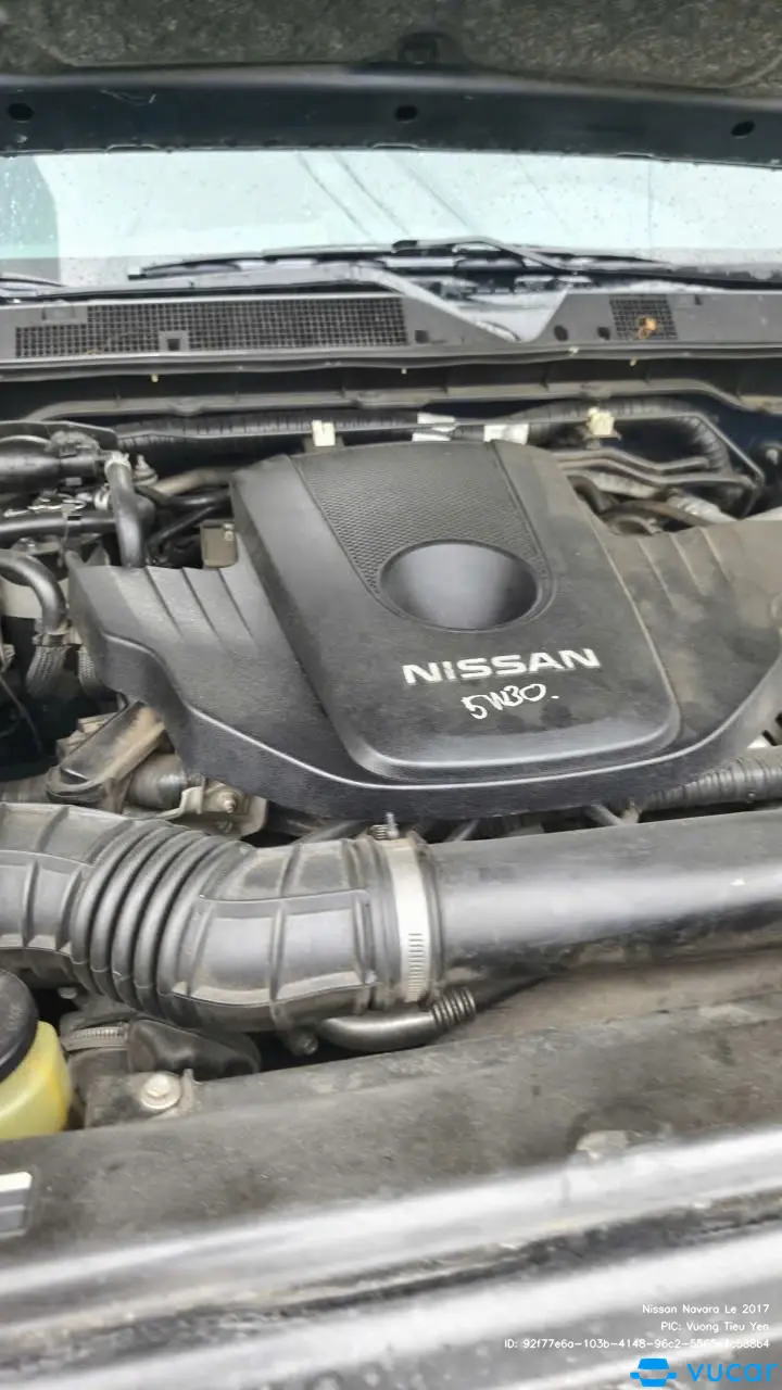 Nissan Navara Le 2017 - Khoang động cơ 3