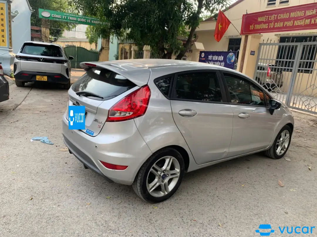 Ford Fiesta 2012 - Ngoại thất 4