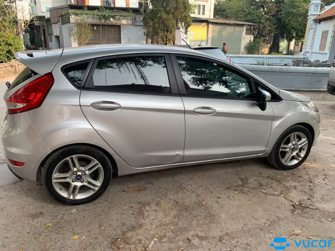 Ford Fiesta 2012 - Ngoại thất 10