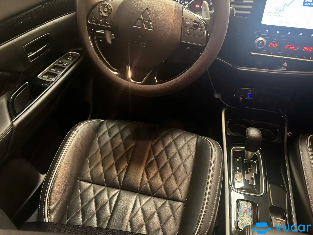 Mitsubishi Outlander Premium 2.0 CVT 2021 - Nội thất 5