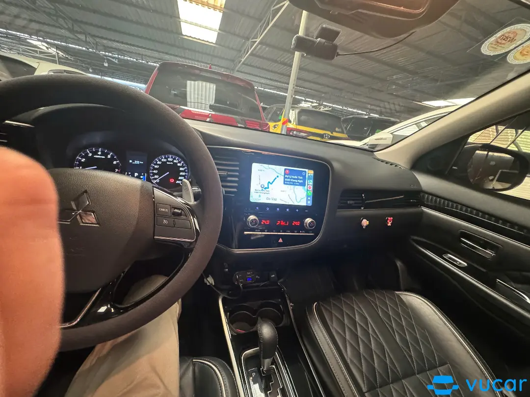 Mitsubishi Outlander Premium 2.0 CVT 2021 - Nội thất 7