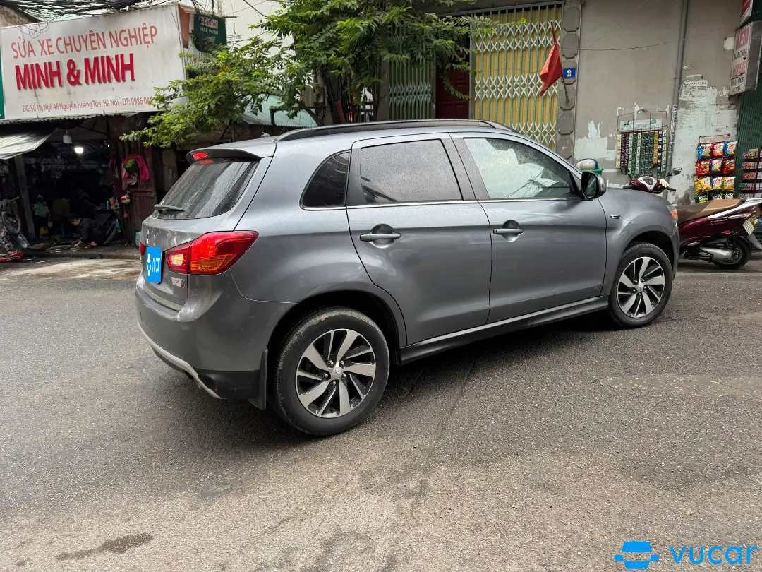 Ảnh xe Mitsubishi Outlander sport 2.0 CVT Premium 2016