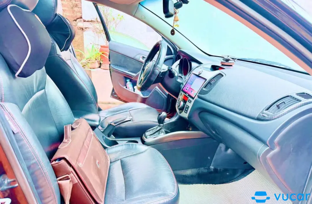 Kia Cerato 1.6 AT 2011 - Nội thất 1