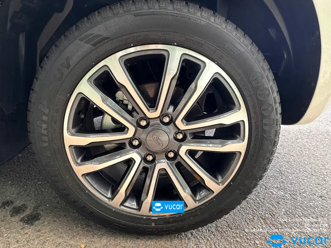 Ford Everest Titanium 2.0L 4x2 AT 2019 - Ngoại thất 1