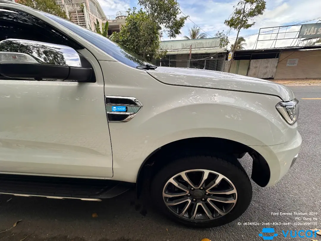 Ford Everest Titanium 2.0L 4x2 AT 2019 - Ngoại thất 4