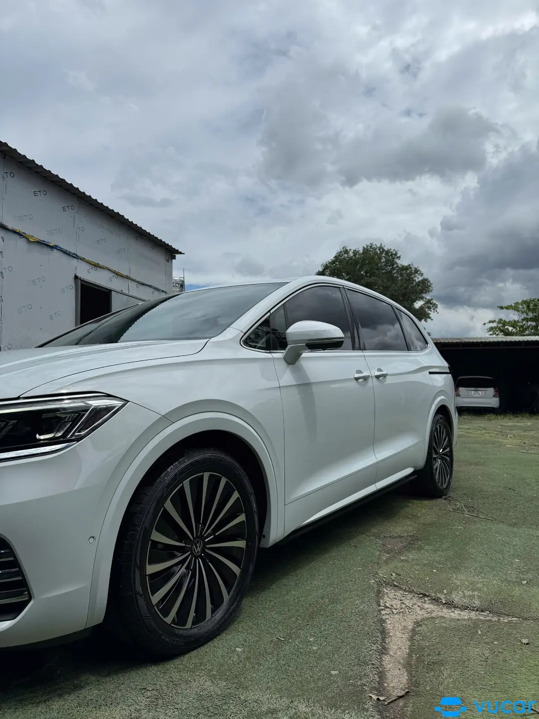 Volkswagen Viloran Luxury 2024 - Ngoại thất 5