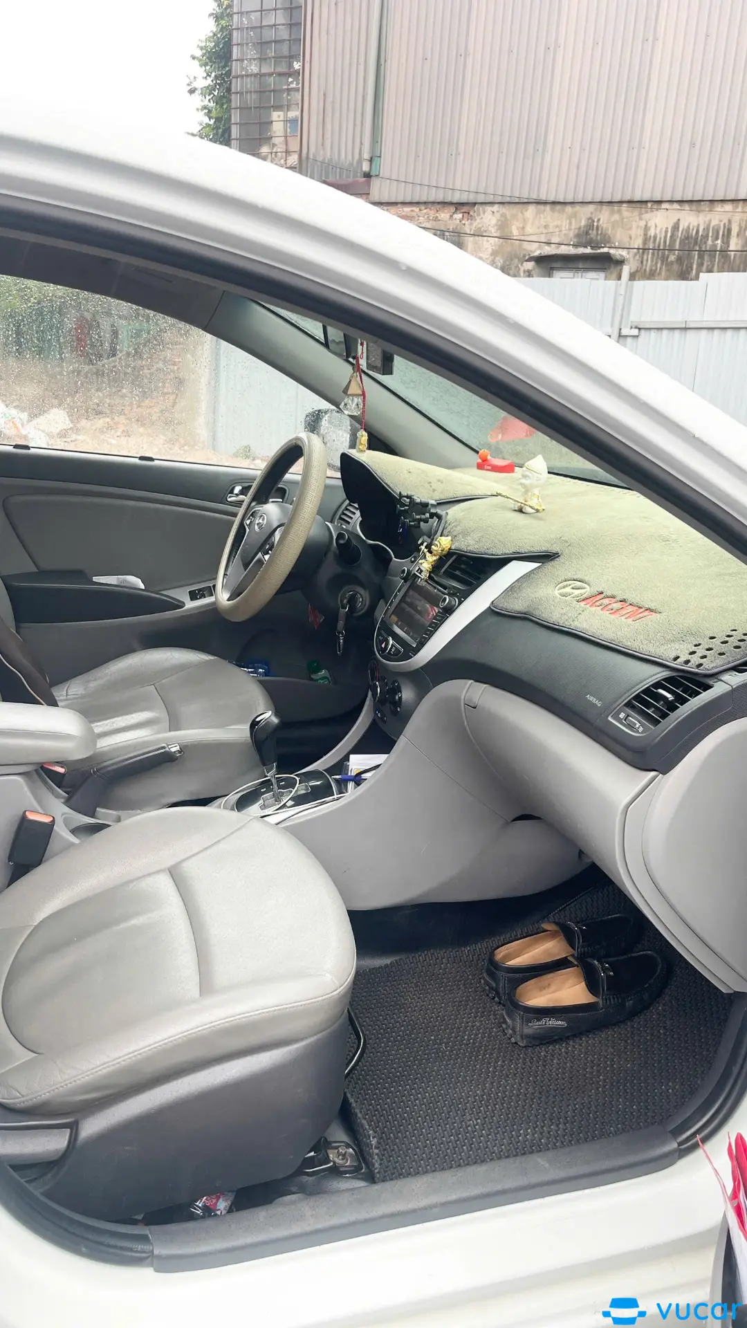 Hyundai Accent 1.4 AT 2013 - Nội thất 2