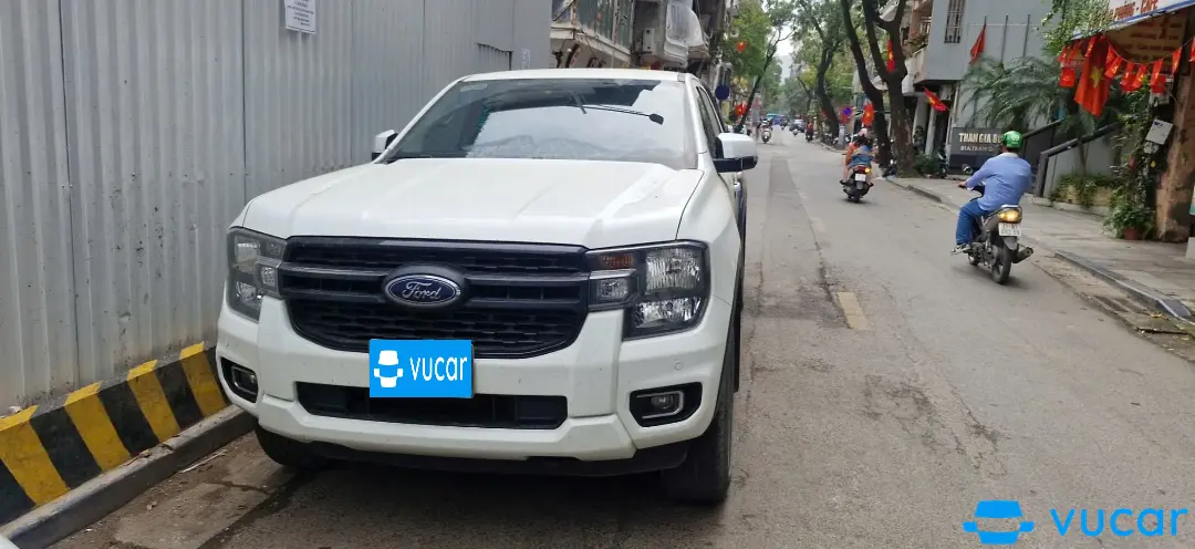 Ảnh xe Ford Ranger XLS 2.0L 4x2 AT 2022