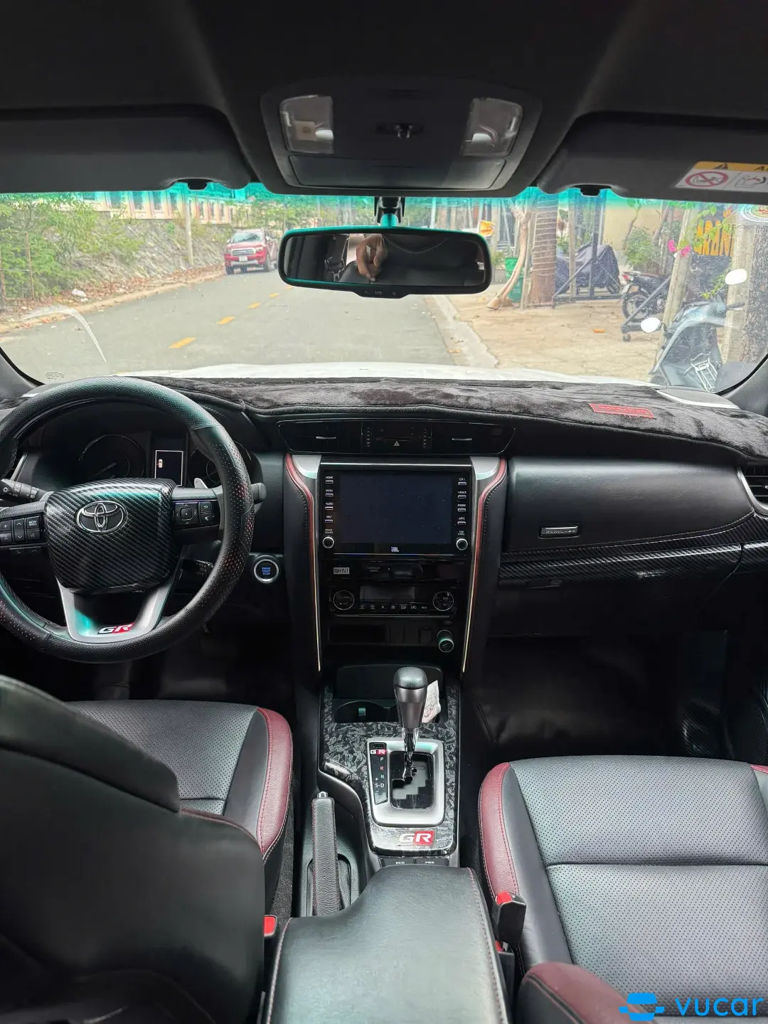 Toyota Fortuner Legender 2.4L 4x2 AT 2022 - Nội thất 2