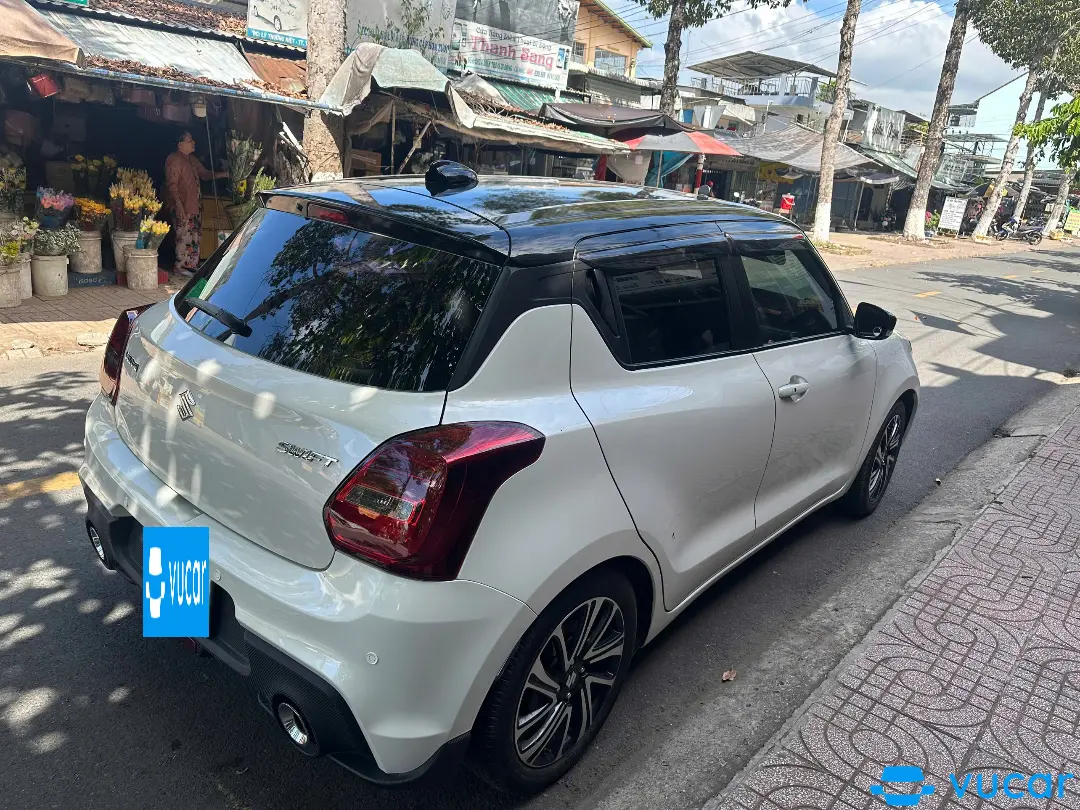 Ảnh xe Suzuki Swift GLX 1.2 AT 2023 - ảnh 3