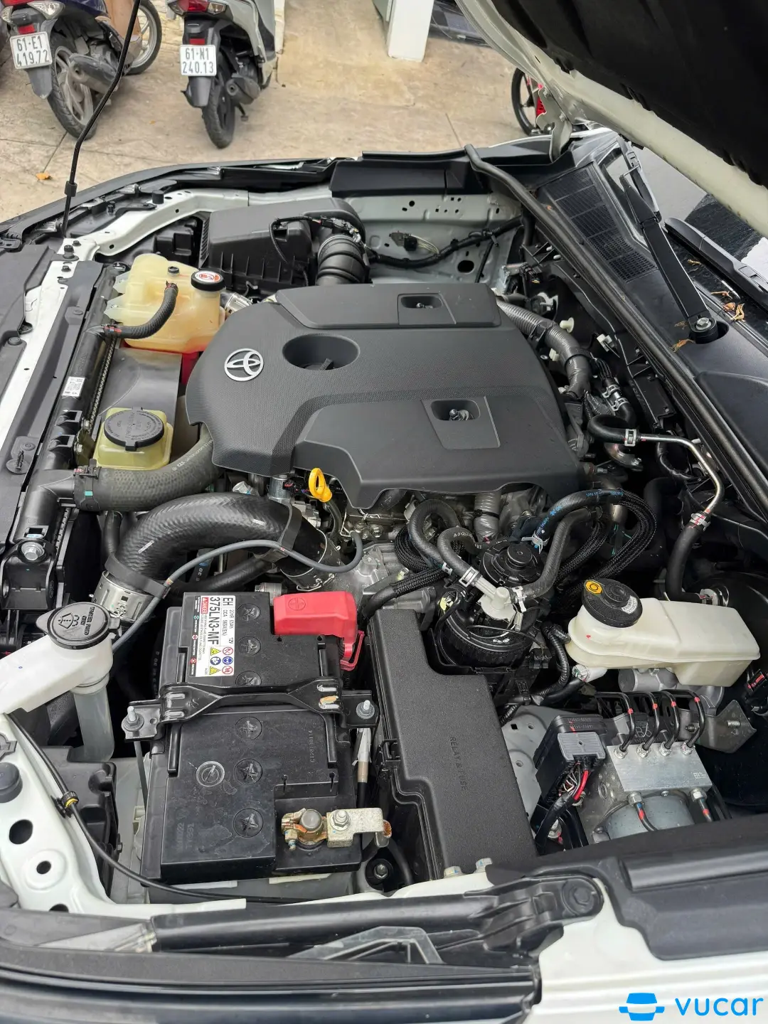 Toyota Fortuner Legender 2.4L 4x2 AT 2022 - Khoang động cơ 1