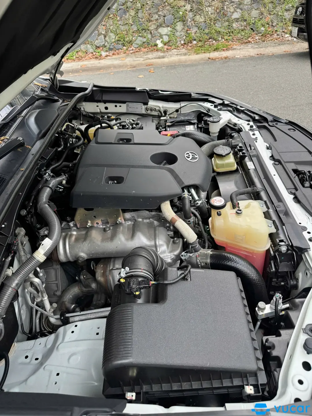Toyota Fortuner Legender 2.4L 4x2 AT 2022 - Khoang động cơ 3