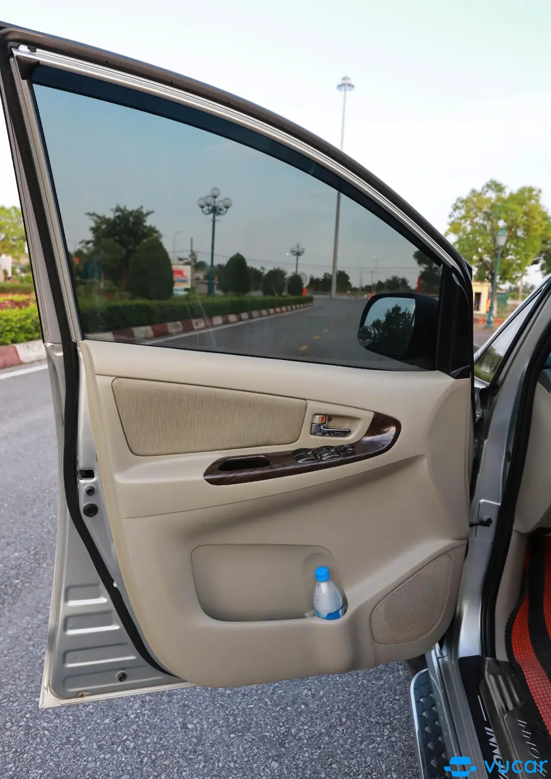 Toyota Innova 2.0E 2015 - Nội thất 1