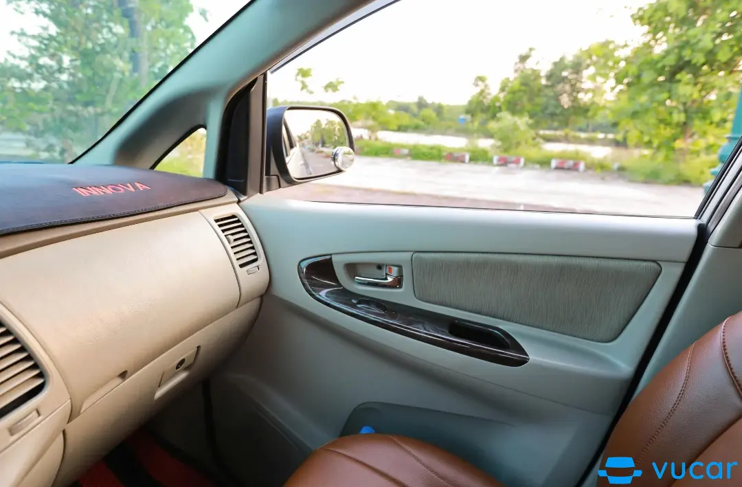 Toyota Innova 2.0E 2015 - Nội thất 3