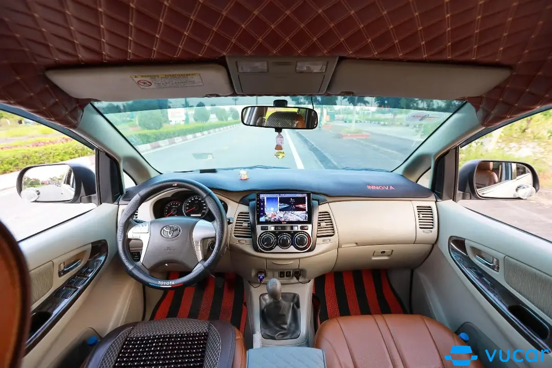 Toyota Innova 2.0E 2015 - Nội thất 8