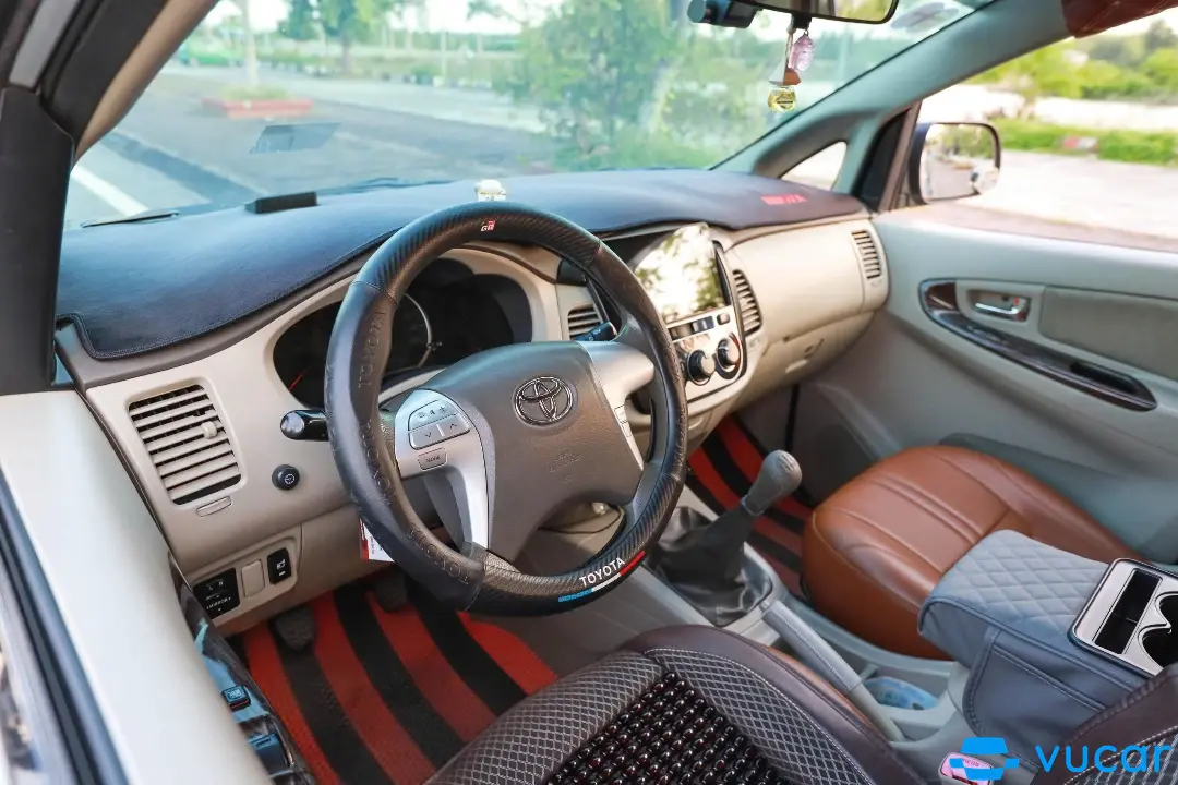 Toyota Innova 2.0E 2015 - Nội thất 9