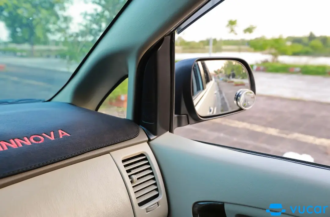 Toyota Innova 2.0E 2015 - Nội thất 10