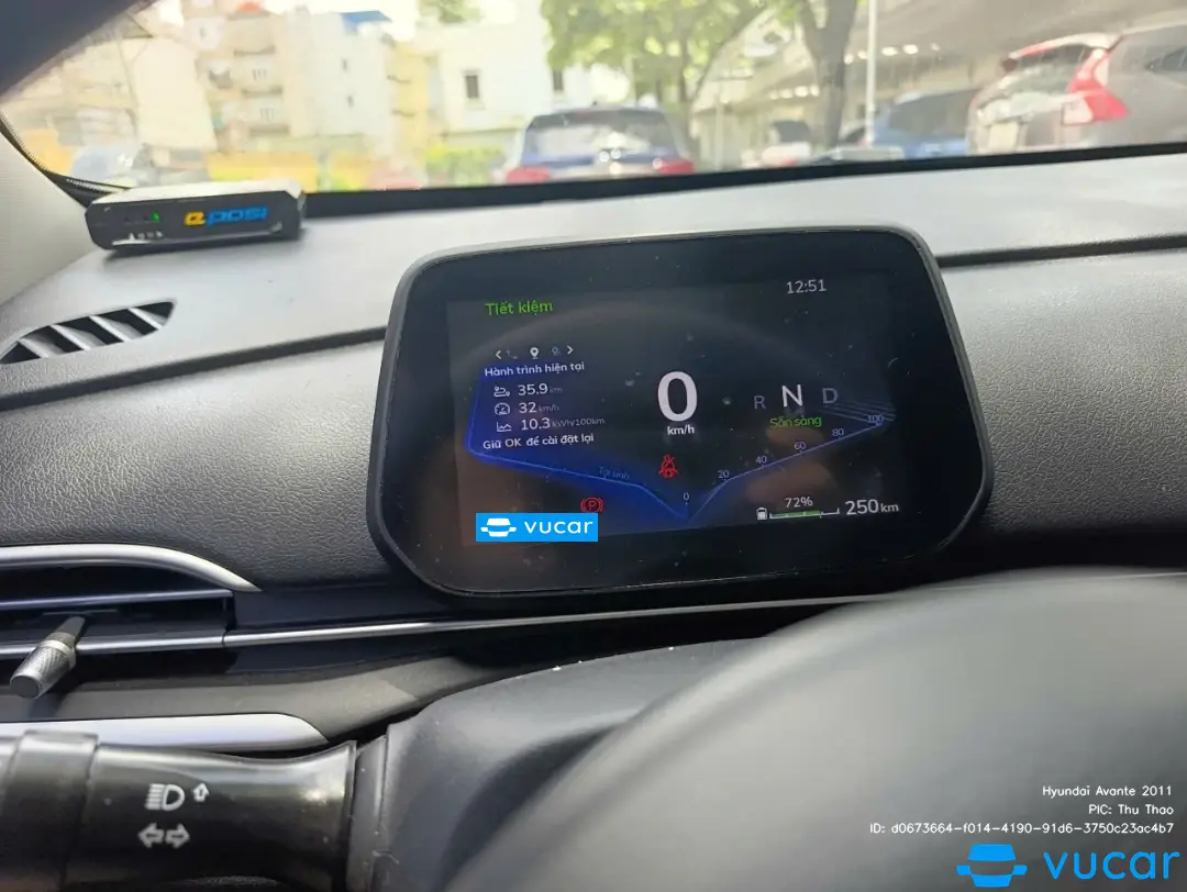 Hyundai Avante 2011 - Nội thất 8