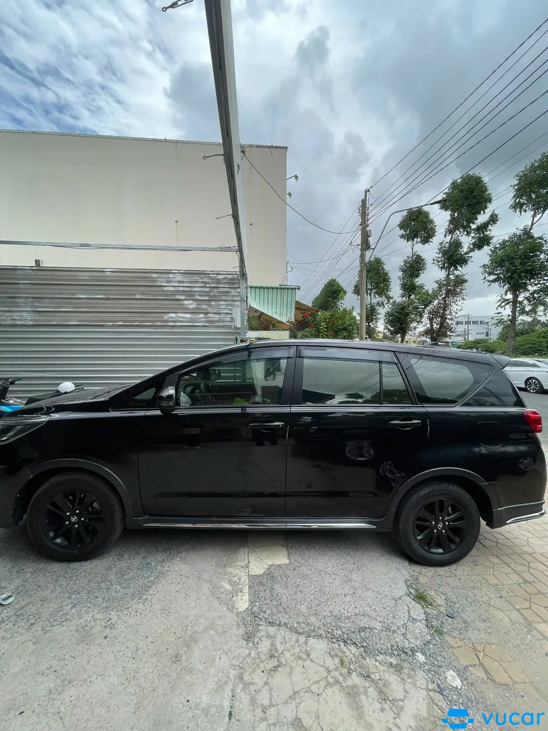 Toyota Innova Venture 2018  - Ngoại thất 4