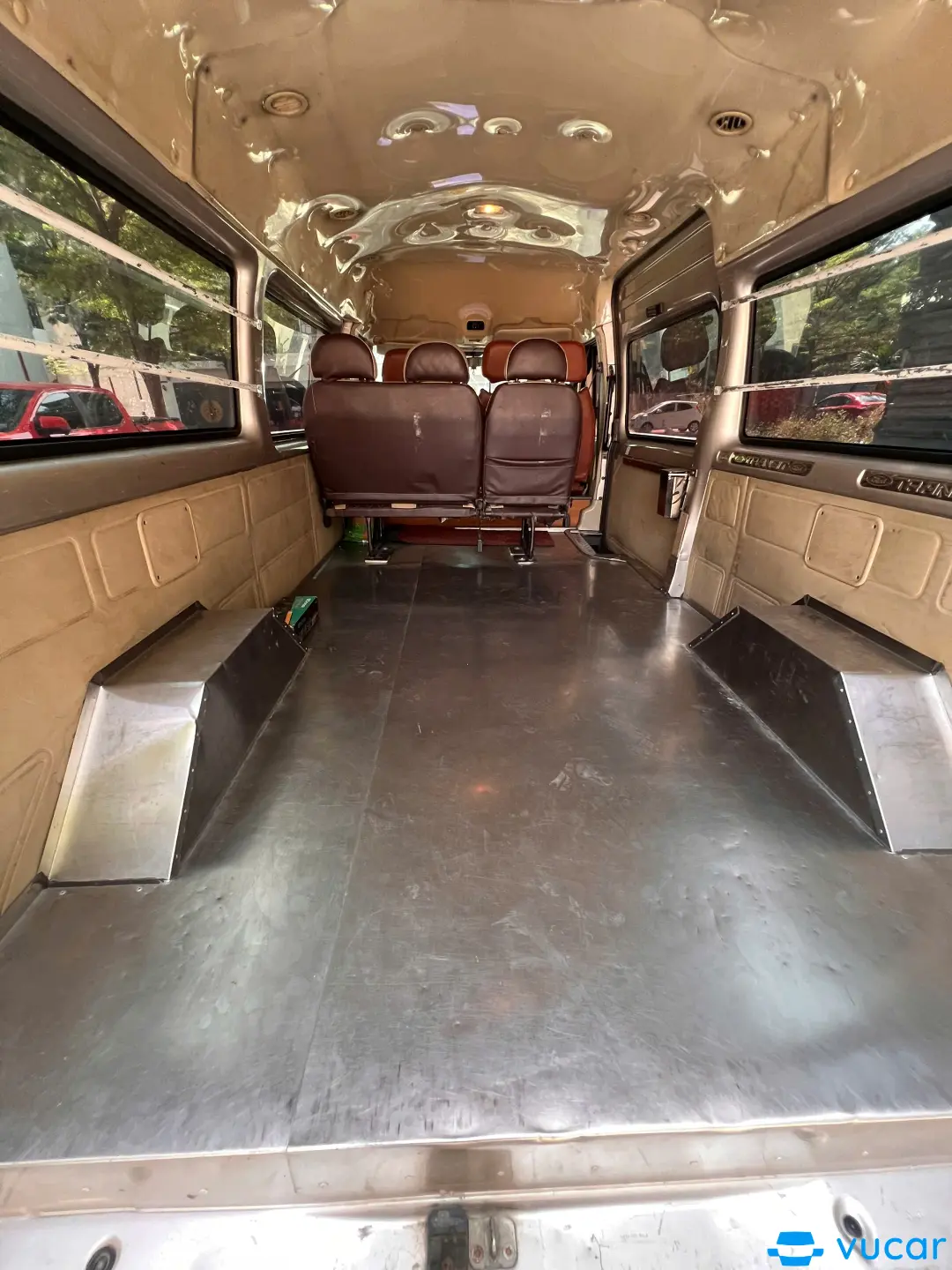 Fortransit Hạ tải 6 chỗ 900kg đời N/A 2017 - Nội thất 1