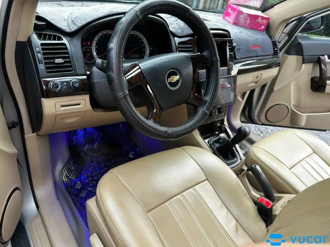 Chevrolet Captiva Phiên bản khác 2010 - Nội thất 3