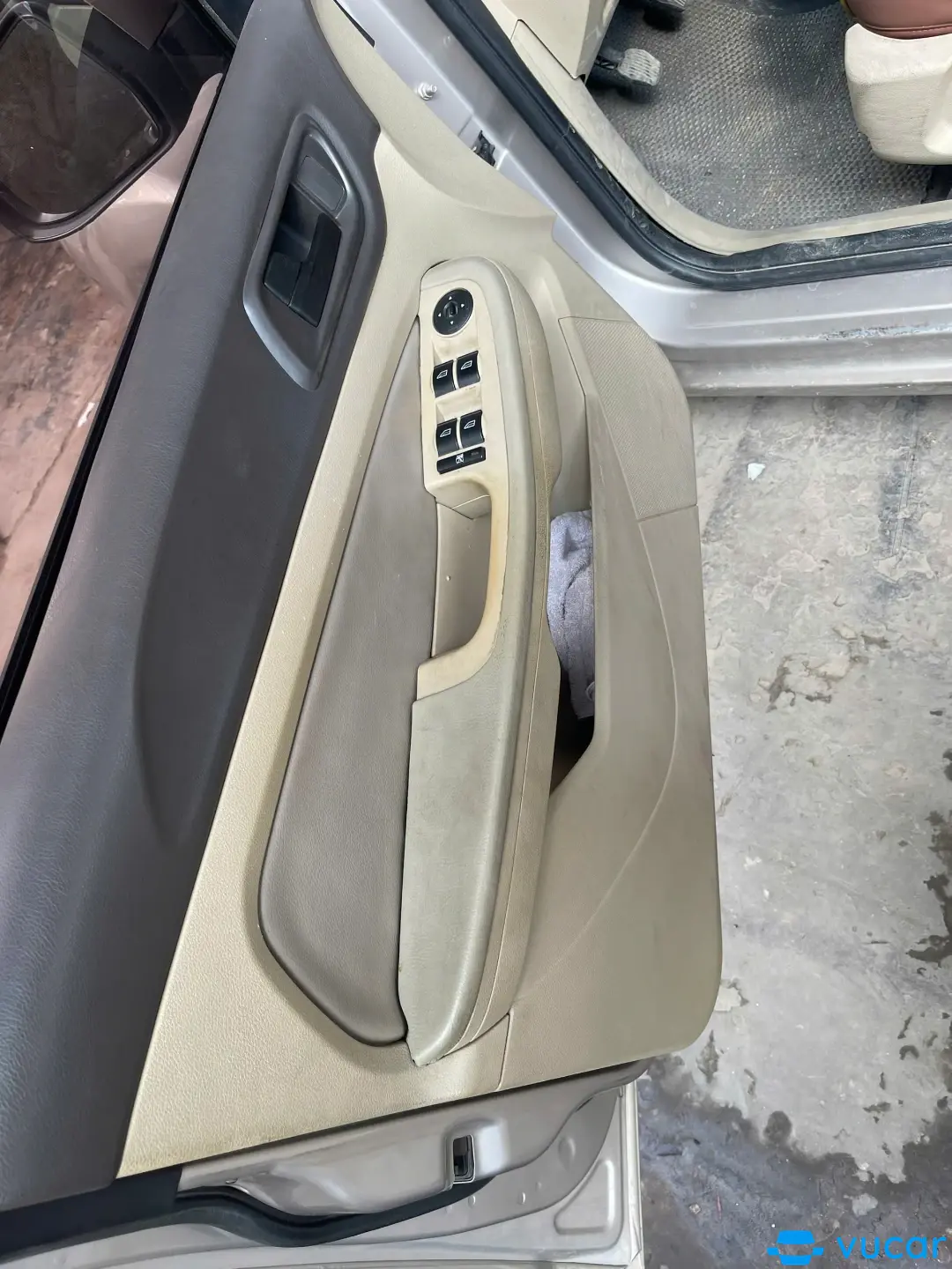 Ford Focus 1.8 AT 2009 - Nội thất 1