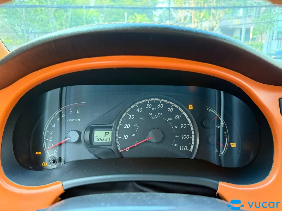 Toyota Sienna LE 2.7 2010 - Nội thất 3