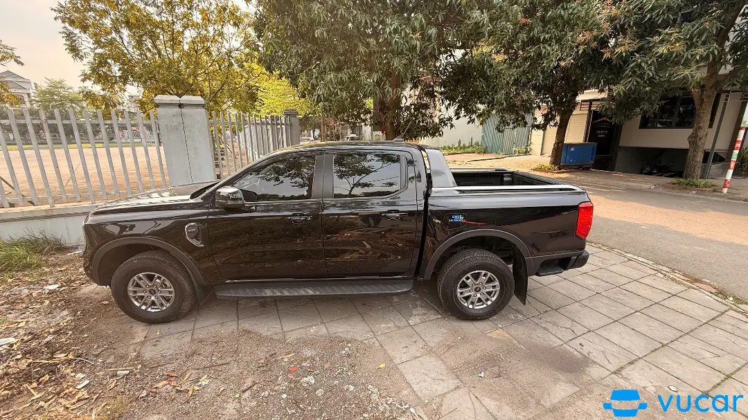 Ảnh xe Ford Ranger XLS 2.0L 4x2 AT 2023 - ảnh 3