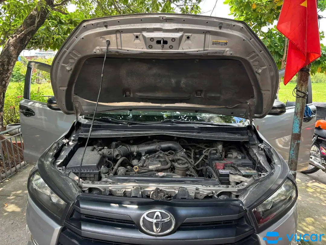 Toyota Innova 2.0G 2016 - Khoang động cơ 3