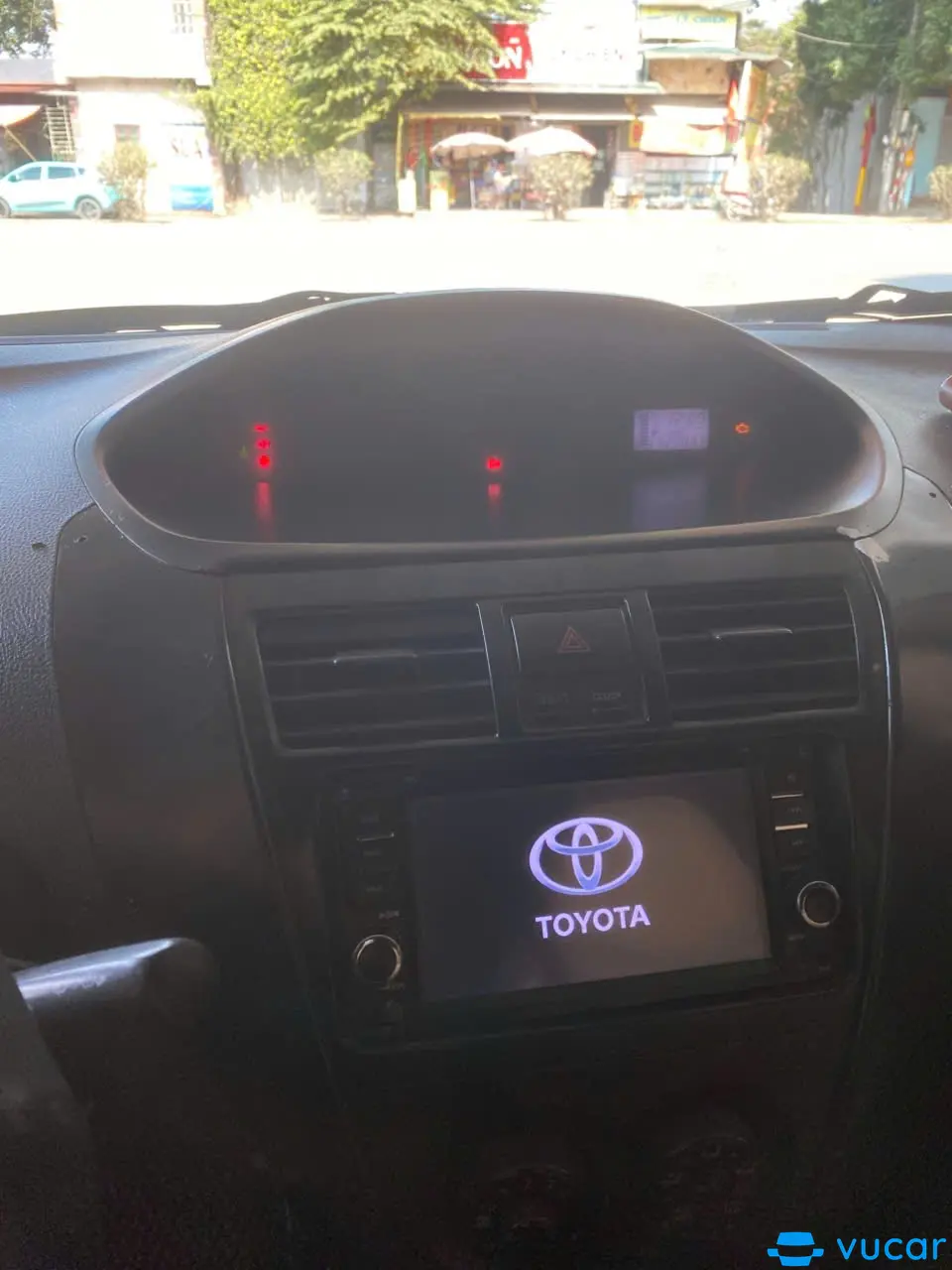 Vios 2011 - Nội thất 2