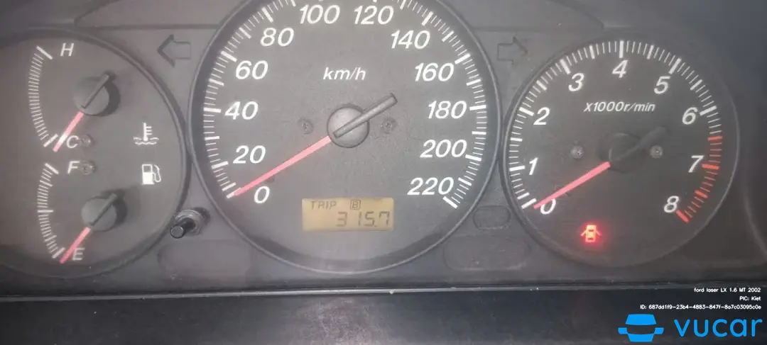 ford laser LX 1.6 MT 2002 - Nội thất 1