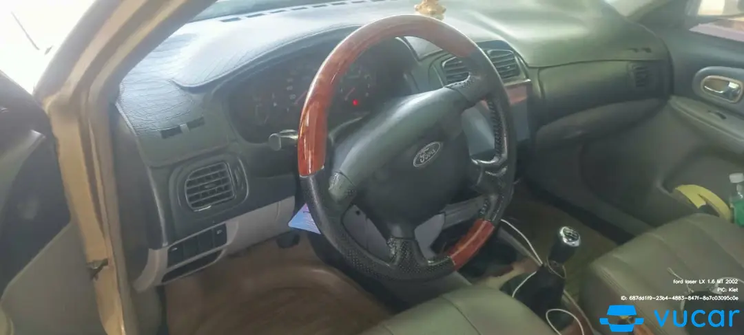 ford laser LX 1.6 MT 2002 - Nội thất 2