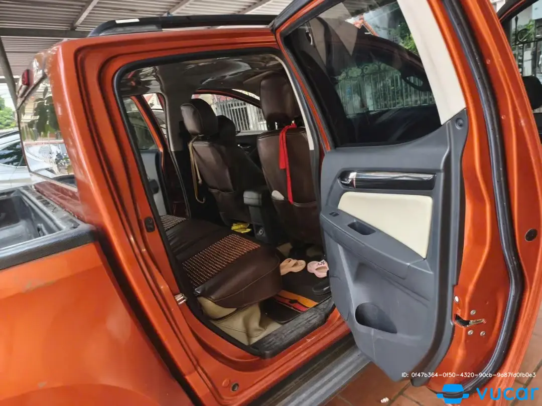 Chevrolet Colorado AT2015 2.8 2 cầu tự động - Nội thất 2